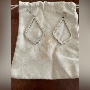 Kendra Scott Sophee Drop Earrings in Silver.